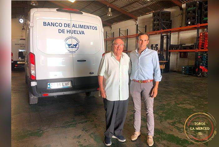 José Luis Pereda visita el Banco de Alimentos con el “Objetivo de la donación” en la sin caballos