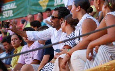 «Ambiente Colombino» I Primer festejo de la feria tras el objetivo de Cristina de la Rosa