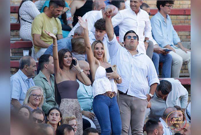 «Ambiente Colombino» I Cuarto festejo de la feria tras el objetivo de Cristina de la Rosa