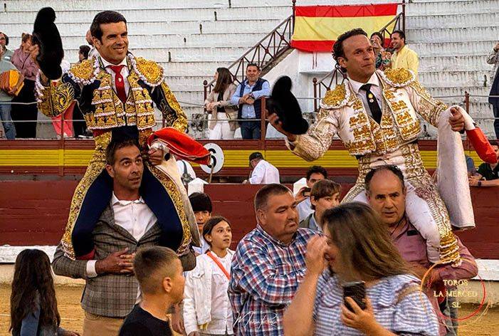 El magisterio de Antonio Ferrera y la plenitud de Emilio de Justo abrieron la ‘Puerta Grande’ en Mérida