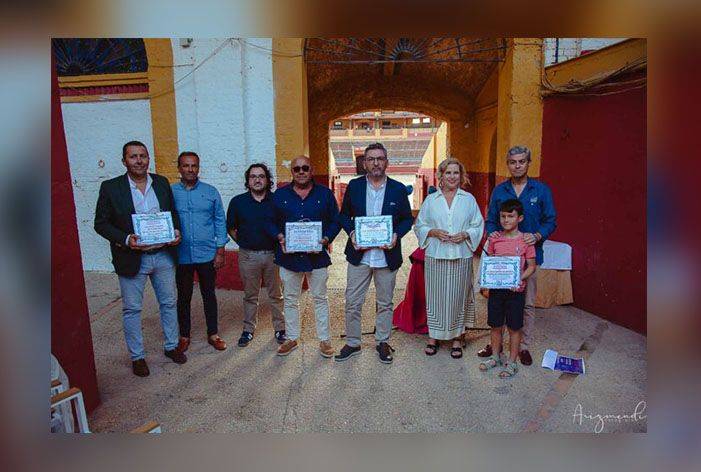 El ‘Patio de Cuadrillas’ de La Merced albergó la entrega de la VIII Edición de los Premios Taurinos de Hispanidad Radio Huelva