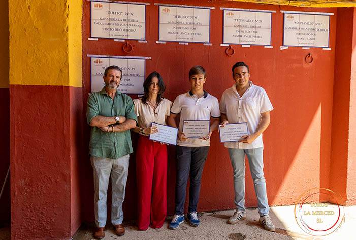 Las ganaderías de Torrealta y José Luis Pereda, ya cuentan con azulejos conmemorativos por sus históricos indultos en La Merced
