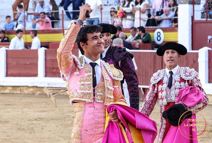 Solitaria oreja para Tomás Bastos en el cierre de la Feria de Primavera de Mérida